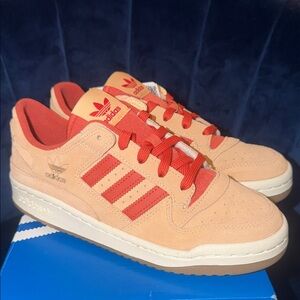 Adidas Originals Forum Low Coral and Orange Suede Sneakers M6.5 W8 NIB